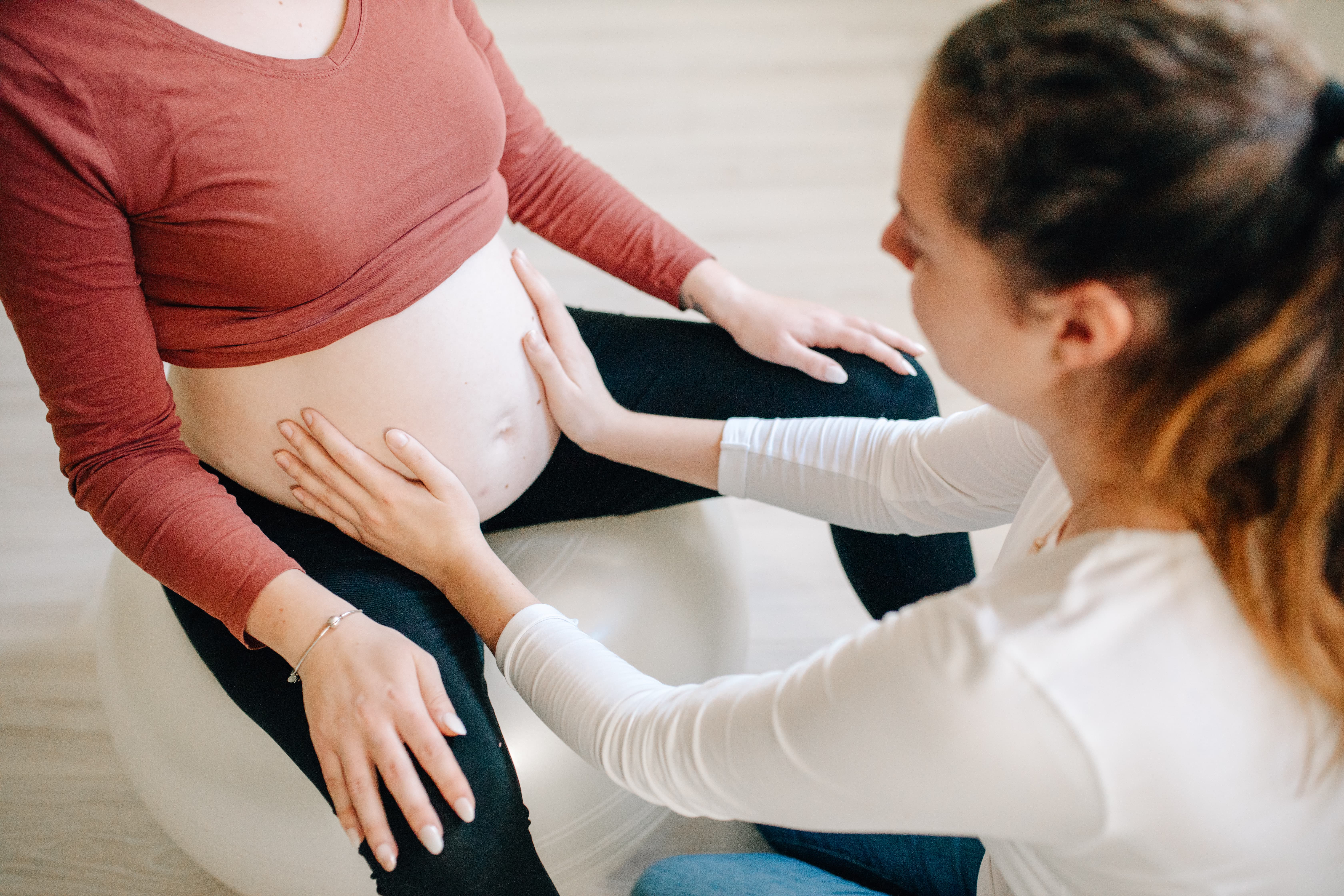 Hebamme Nancy Lee in der Schwangerschaftsbetreuung